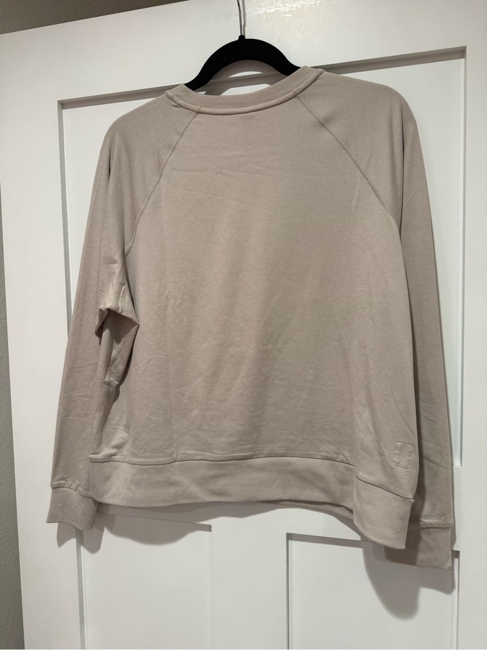 Vuori Long Sleeve Halo Crew in Ecru Heather - Picture 5 of 5